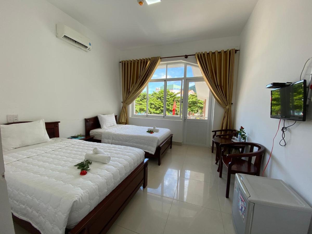 Con Dao Guesthouse Chi Khu Co Ong Exterior photo