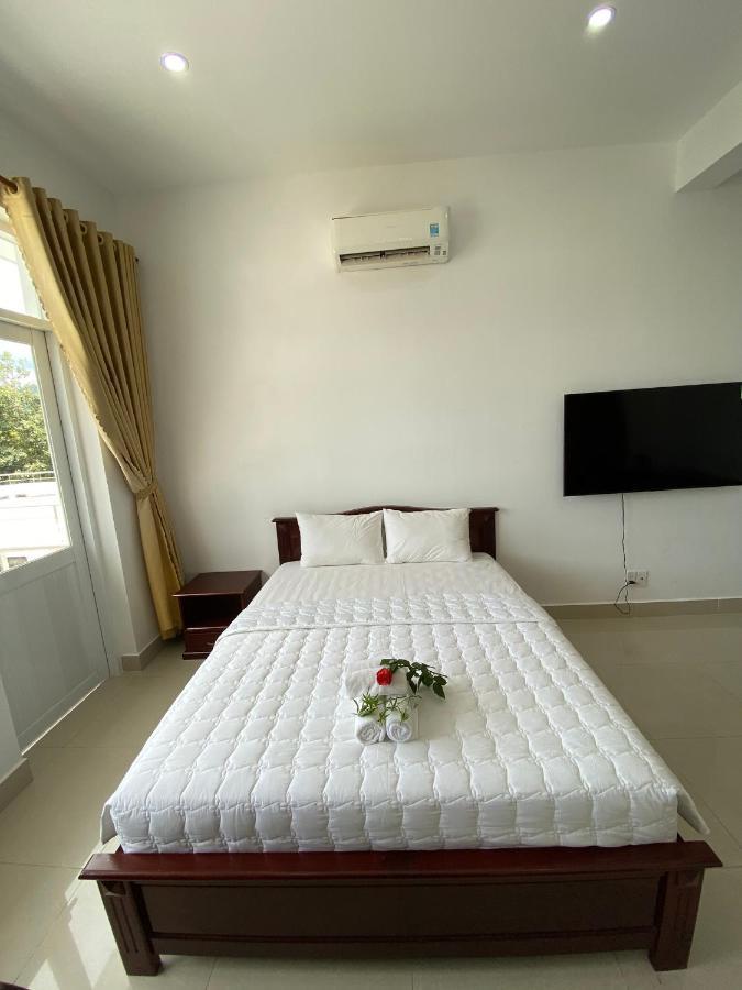 Con Dao Guesthouse Chi Khu Co Ong Exterior photo