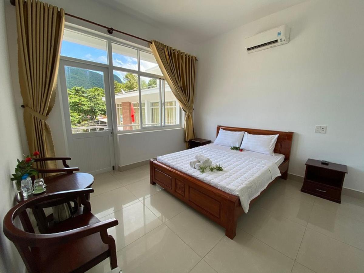 Con Dao Guesthouse Chi Khu Co Ong Exterior photo