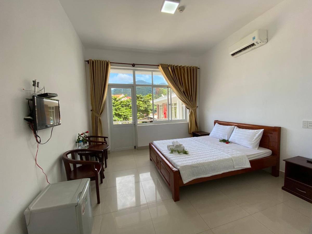 Con Dao Guesthouse Chi Khu Co Ong Exterior photo